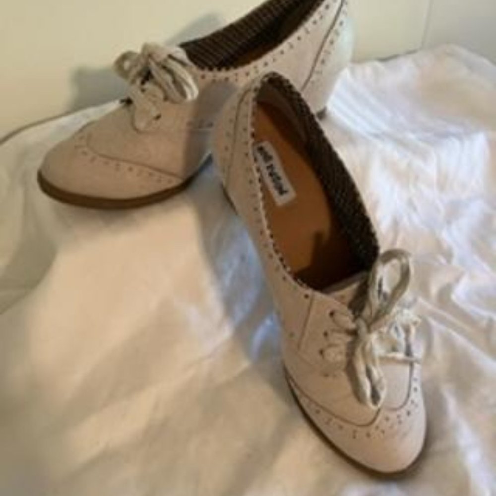 Bone wedge oxfords with tie 6.5 M